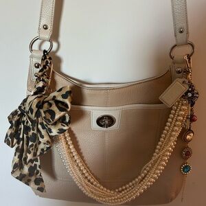 Coach Pebbled Leather Turnlock Hobo Crossbody F19265 Ivory Cream